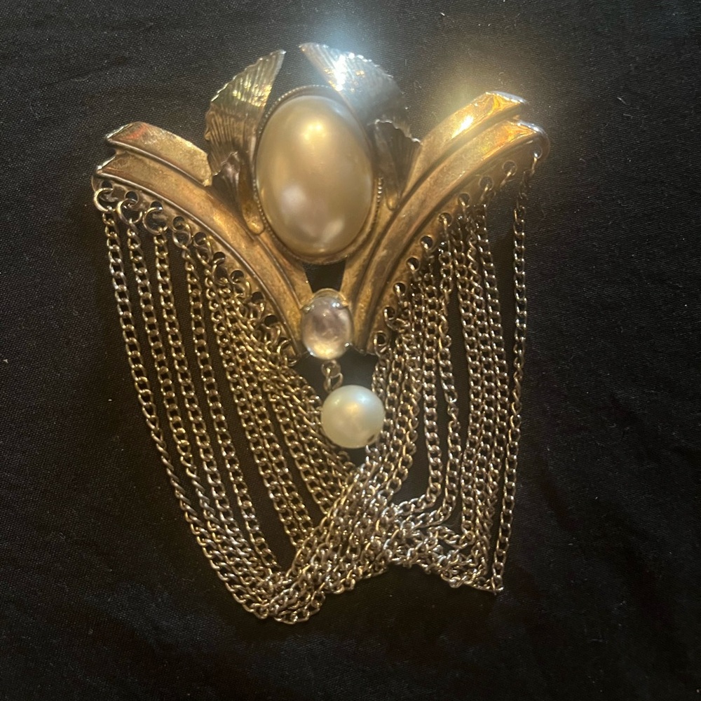 Vintage Egyptian Revival Art Deco Gold Tone Brooch with Pearl Center